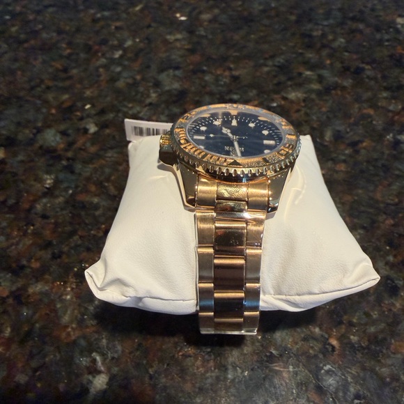 Gold-Tone Men's Dive Style Watch with Black Dial - Picture 5 of 6